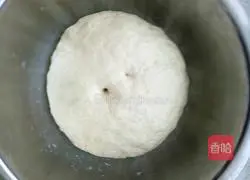 Illustration of how to use electric pancake as beef filling pizza 1