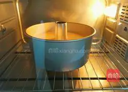 Illustration of how to make eight-inch hollow chiffon cake 16