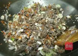 Illustration of making sauced beef buns 9