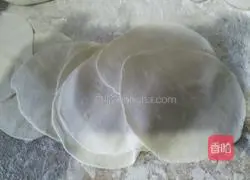 Illustration of how to make donkey meat and celery steamed dumplings 18