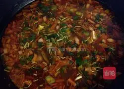 Illustration of how to make pork noodles 3