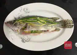 Illustration of how to make steamed mandarin fish 5