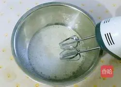 Illustration of making local egg chiffon cake 9