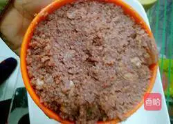 Illustration of how to make steamed pork with rice noodles 9