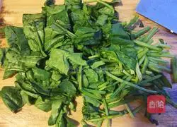 Spinach, tofu, lean meat and dried shrimps Egg drop soup recipe 3