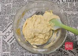 Illustration of how to make roasted walnut banana cake 11