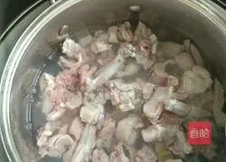 Illustration of how to make spicy bullfrog 3