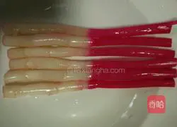 Illustration of how to make caviar steak cold noodles 7