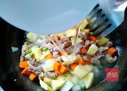 Illustration of how to make curry pork rice bowl 5