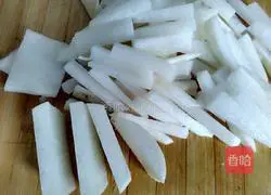 Illustration of how to make white radish kimchi 3