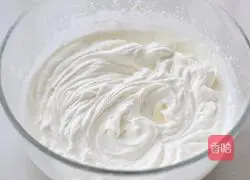 Illustration of how to make cream cake roll 9