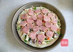 Illustration of how to make vegetable and ham pizza 6