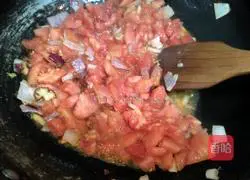 Illustration of how to make diced chicken pizza sauce 5