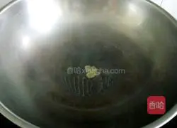 Illustration of how to cook pork with dried plums and vegetables 5