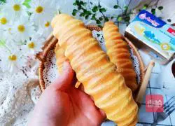 Illustration of how to make light cream caterpillar bread 17