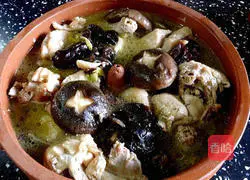 Seasonal Vegetable Steam Pot Chicken Recipe Illustration 13