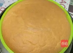Illustration of how to make chiffon cake 12