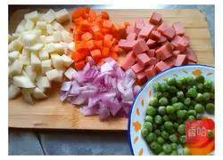 Illustration of how to make potato noodles 2