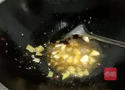 Illustration of how to make fried beef with green pepper 5