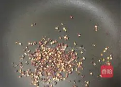 Illustration of how to make Xi'an Fangshang Steamed Pork with Vermicelli 3