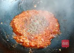 Illustration of how to make pizza sauce 8