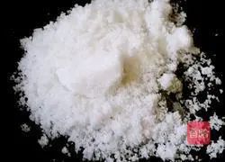 Illustration of how to make peanut black sesame candy 5