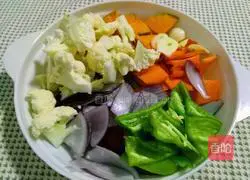 Illustration of how to make curry stewed vegetables 2