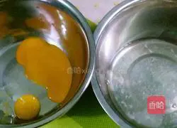 Illustration of making local egg chiffon cake 3