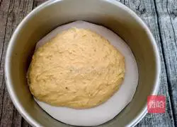 Illustration of how to make banana walnut cake 17