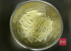 Illustration of how to make homemade French fries 3