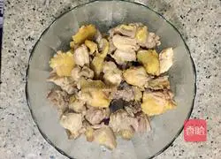 Illustration of how to make glutinous rice cake and spicy chicken 3