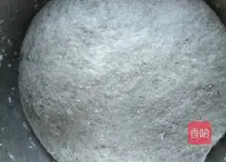 Illustration of how to make black sesame sugar cake 3