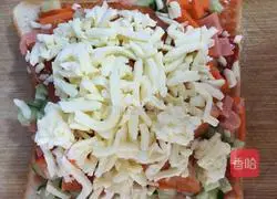 Orleans Chicken Toast Pizza Recipe Illustration 9