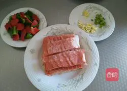 Illustration of how to make fried bell peppers with bacon 1