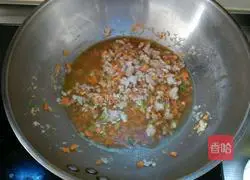 Illustration of how to make braised noodles with pork and enoki mushrooms 5