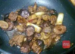 Illustration of how to make simple braised chicken 9