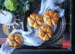 Illustration of how to make flower bean paste bread 17