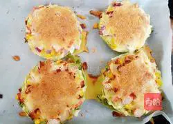 Illustration of how to make cabbage pizza 13