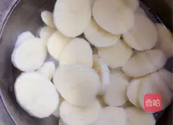 Illustration of how to make dry pot potatoes and bacon 3