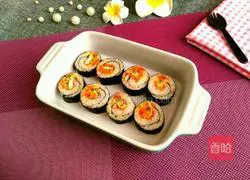 Illustration of how to make bacon sushi 13