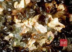 Illustration of how to make stir-fried Mushu Pork 7