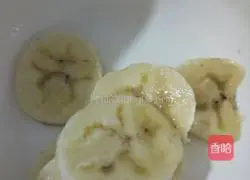 Illustration of how to make banana pizza 2