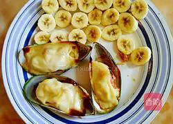 Illustration of how to make grilled mussels with cheese, chili and garlic 6