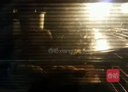 Illustration of how to make English buns 7