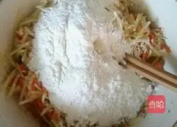 Illustration of how to make pan-fried potato pancakes 5