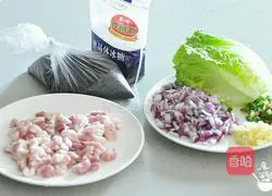 Illustration of how to make braised pork rice 1