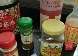 Illustration of how to braise chicken wings in red wine 2