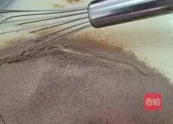 Illustration of how to make ten-inch cocoa chiffon cake base 6