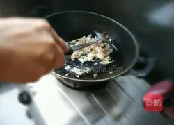 Illustration of how to make Shanxi raw fried noodles 4
