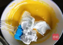 Illustration of how to make meat floss cake rolls 12